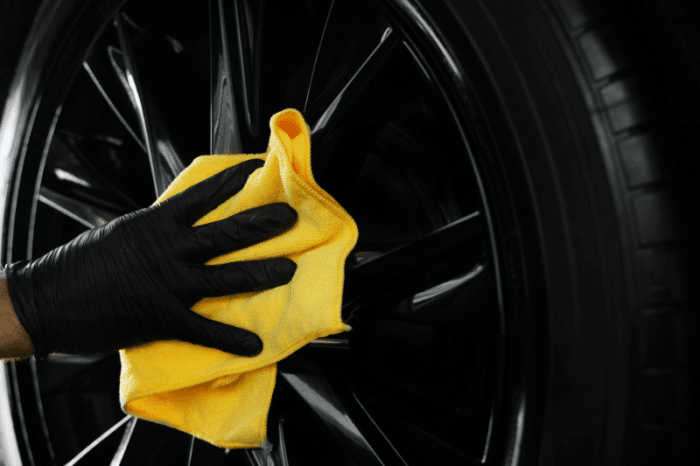 Hand Wax Express Detail - Image 3